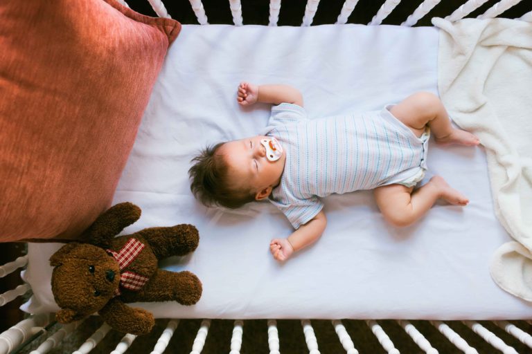 Tips para escoger el protector de cuna perfecto para tu bebé